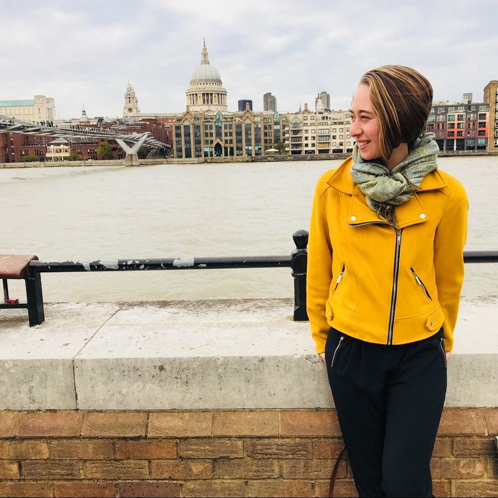 Meet your Posher, Isabel